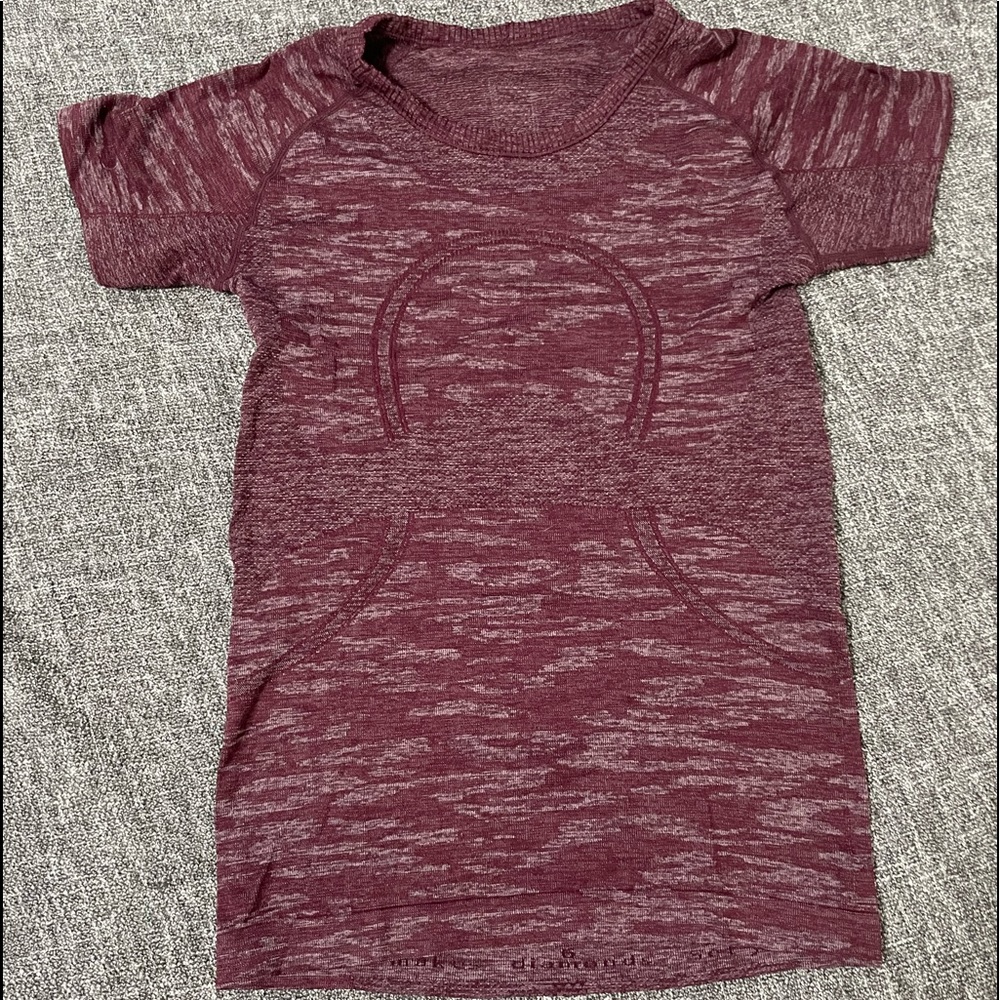 Lululemon swiftly t-shirt size 6